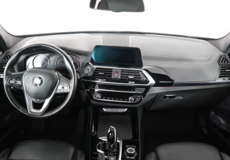 Подержанный автомобиль BMW X3 2020 года (11 фото)