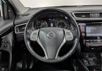Подержанный автомобиль Nissan Qashqai 2014 года (22 фото)