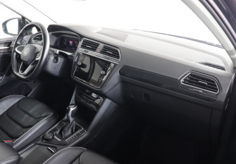 Подержанный автомобиль Volkswagen Tiguan 2021 года (10 фото)
