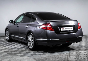 Подержанный автомобиль Nissan Teana 2009 года (7 фото)