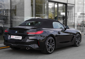 Подержанный автомобиль BMW Z4 Roadster 2020 года (6 фото)