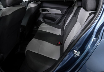 Подержанный автомобиль Chevrolet Cruze Hatchback 2013 года (10 фото)