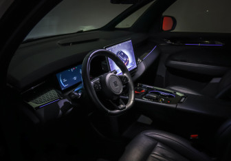 Подержанный автомобиль Zeekr 009 2023 года (33 фото)