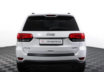 Подержанный автомобиль Jeep Grand Cherokee 2018 года (6 фото)