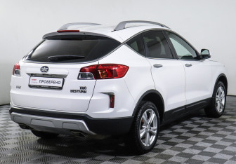 Подержанный автомобиль FAW Besturn X80 2017 года (8 фото)