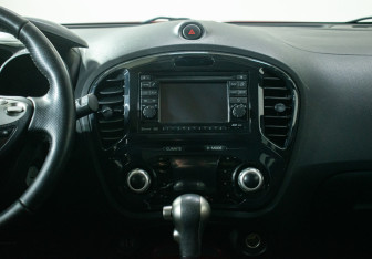 Подержанный автомобиль Nissan Juke 2012 года (12 фото)