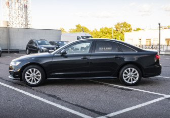 Подержанный автомобиль Audi A6 Sedan 2015 года (8 фото)