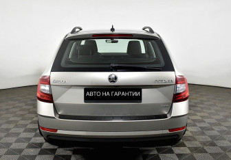 Подержанный автомобиль Skoda Octavia Wagon 2017 года (4 фото)