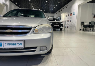 Подержанный автомобиль Chevrolet Lacetti Wagon 2008 года (9 фото)