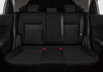 Подержанный автомобиль Nissan Juke 2013 года (22 фото)