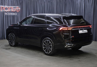 Подержанный автомобиль Jaecoo J8 2024 года (7 фото)