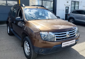 Подержанный автомобиль Renault Duster 2012 года (3 фото)