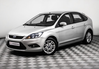 Подержанный автомобиль Ford Focus Hatchback 2011 года (2 фото)