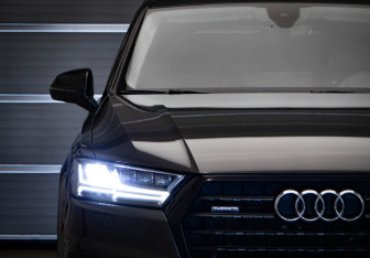 Подержанный автомобиль Audi Q7 2018 года (38 фото)