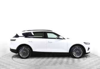 Подержанный автомобиль Voyah Free 2023 года (4 фото)