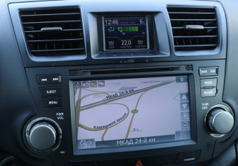 Подержанный автомобиль Toyota Highlander 2012 года (19 фото)