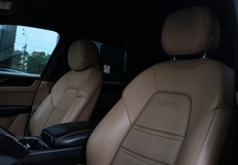 Подержанный автомобиль Porsche Cayenne 2019 года (17 фото)