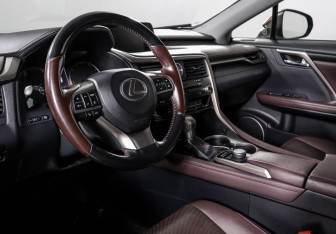 Подержанный автомобиль Lexus RX 2016 года (14 фото)
