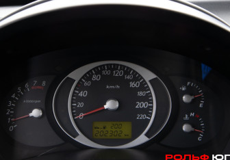 Подержанный автомобиль Hyundai Tucson 2006 года (10 фото)