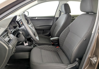 Подержанный автомобиль Skoda Rapid Liftback 2021 года (20 фото)