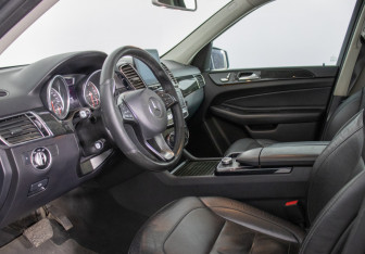 Подержанный автомобиль Mercedes-Benz GLE 2017 года (8 фото)