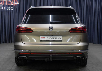 Подержанный автомобиль Volkswagen Touareg 2019 года (6 фото)