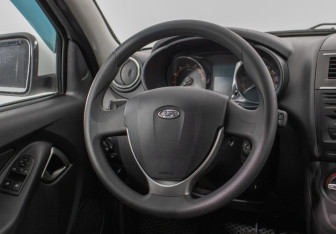 Подержанный автомобиль LADA (ВАЗ) Granta Liftback 2020 года (15 фото)