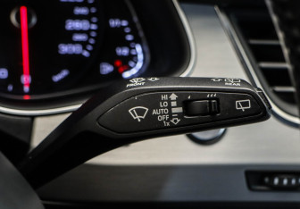 Подержанный автомобиль Audi Q7 2016 года (15 фото)