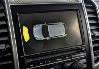 Подержанный автомобиль Porsche Cayenne 2014 года (27 фото)