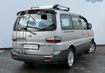 Подержанный автомобиль Hyundai Starex 2007 года (5 фото)