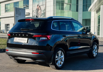 Подержанный автомобиль Skoda Karoq 2021 года (5 фото)