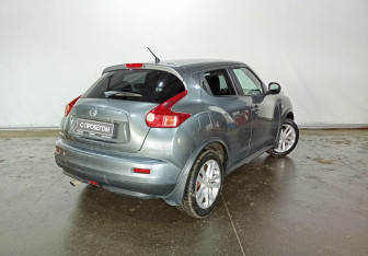 Подержанный автомобиль Nissan Juke 2011 года (4 фото)