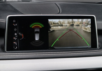 Подержанный автомобиль BMW X5 2017 года (23 фото)