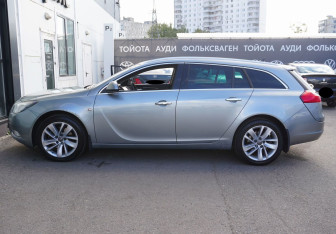 Подержанный автомобиль Opel Insignia Wagon 2012 года (8 фото)