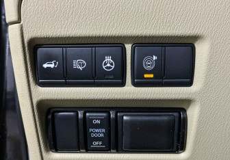 Подержанный автомобиль Infiniti QX80 2018 года (17 фото)