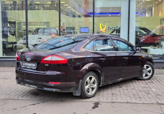Подержанный автомобиль Ford Mondeo Sedan 2009 года (8 фото)