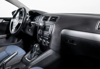 Подержанный автомобиль Volkswagen Jetta Sedan 2013 года (9 фото)