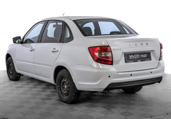 Подержанный автомобиль LADA (ВАЗ) Granta Sedan 2022 года (7 фото)