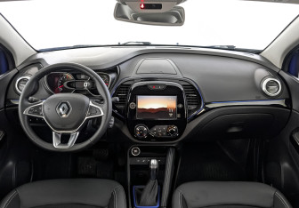 Подержанный автомобиль Renault Kaptur 2021 года (14 фото)