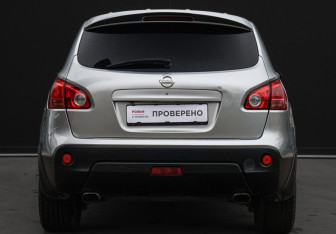 Подержанный автомобиль Nissan Qashqai 2009 года (6 фото)