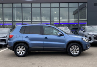 Подержанный автомобиль Volkswagen Tiguan 2012 года (8 фото)
