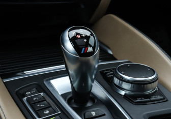 Подержанный автомобиль BMW X5 M 2018 года (24 фото)