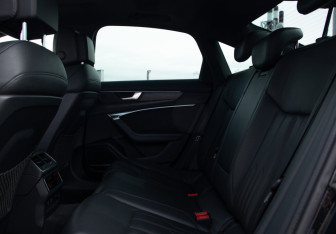 Подержанный автомобиль Audi A6 Sedan 2018 года (16 фото)