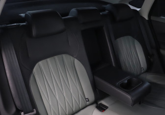 Подержанный автомобиль Changan Lamore 2024 года (19 фото)