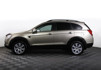 Подержанный автомобиль Chevrolet Captiva 2007 года (8 фото)