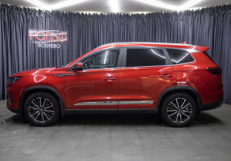 Подержанный автомобиль Chery Tiggo 8 Pro 2021 года (8 фото)