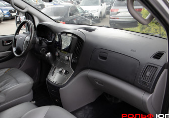 Подержанный автомобиль Hyundai Grand Starex 2014 года (7 фото)