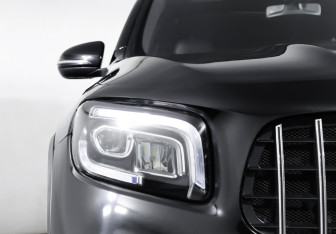 Подержанный автомобиль Mercedes-Benz GLB 2021 года (25 фото)