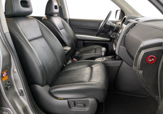 Подержанный автомобиль Nissan X-Trail 2010 года (19 фото)