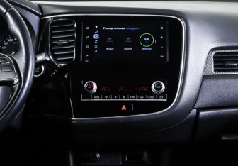 Подержанный автомобиль Mitsubishi Outlander 2021 года (14 фото)